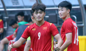 quoc-viet-lap-hattrick-nhung-u20-viet-nam-van-thua-truoc-nhat-ban