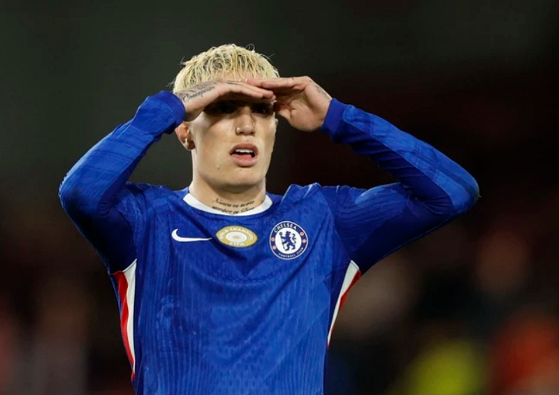 ve-mai-nha-xua-garnacho-bi-dong-doi-tai-mu